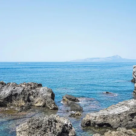 1 Bedroom Amazing In Locri