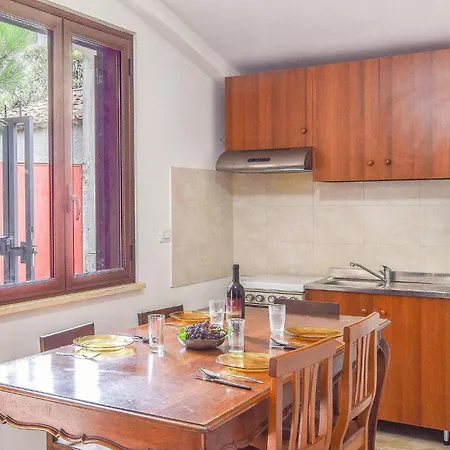 1 Bedroom Amazing In Apartment