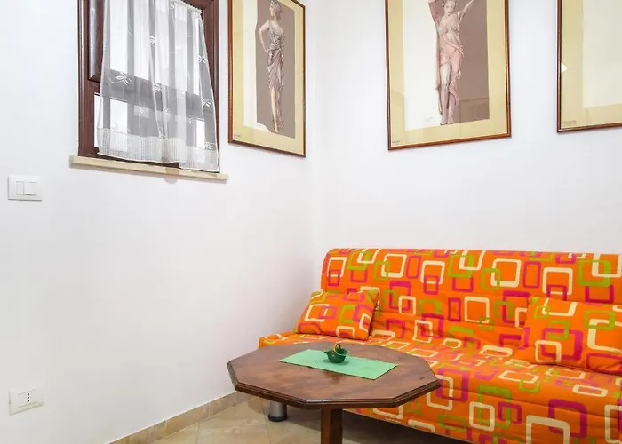 Apartamento 1 Bedroom Amazing In Locri